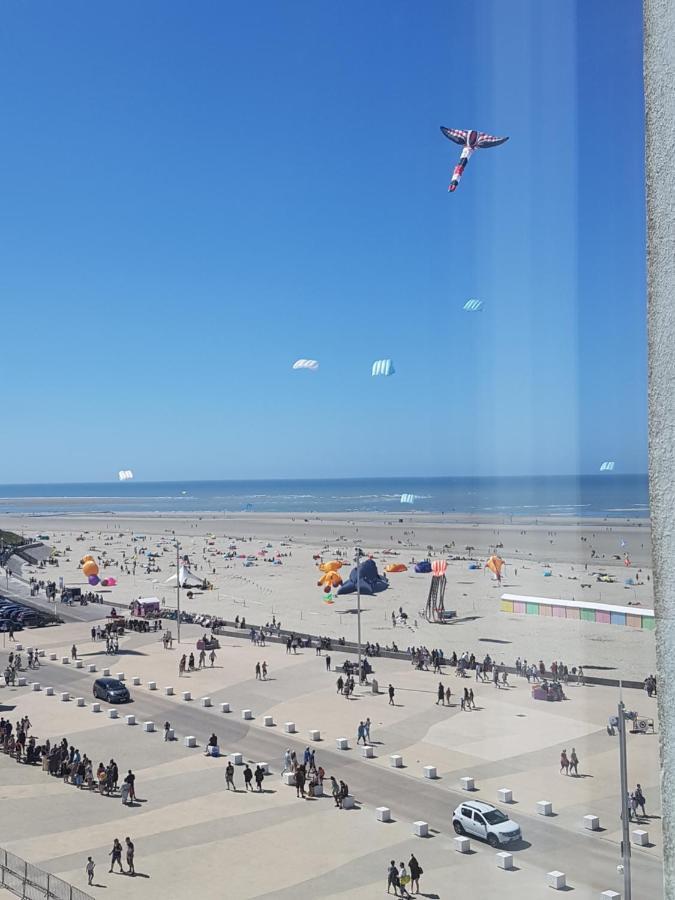 Berck: Front De Mer Avec Vue Sur La Plage Bagian luar foto